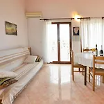 Apartament Ella *