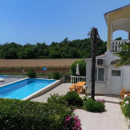 아파트 Ella 포레치