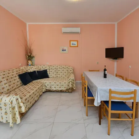 Ella Apartment