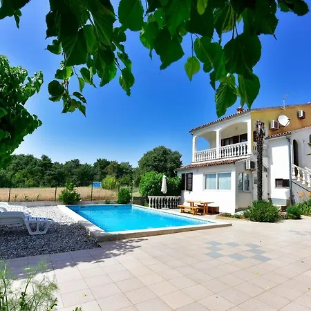 Ella Apartment Porec