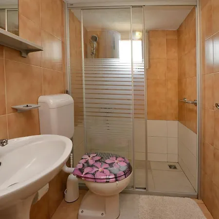 Ella Apartmán