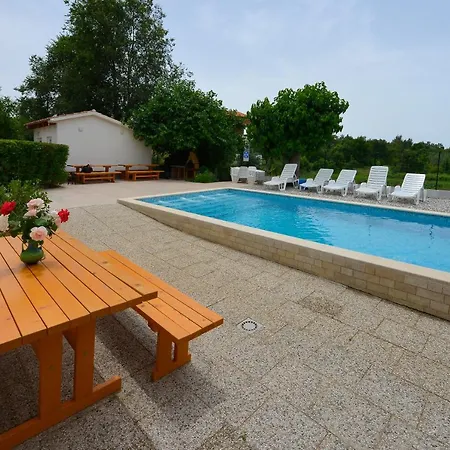 Ella Apartment Porec