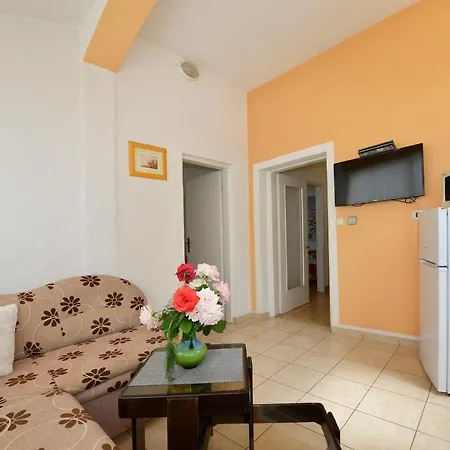Ella Apartment